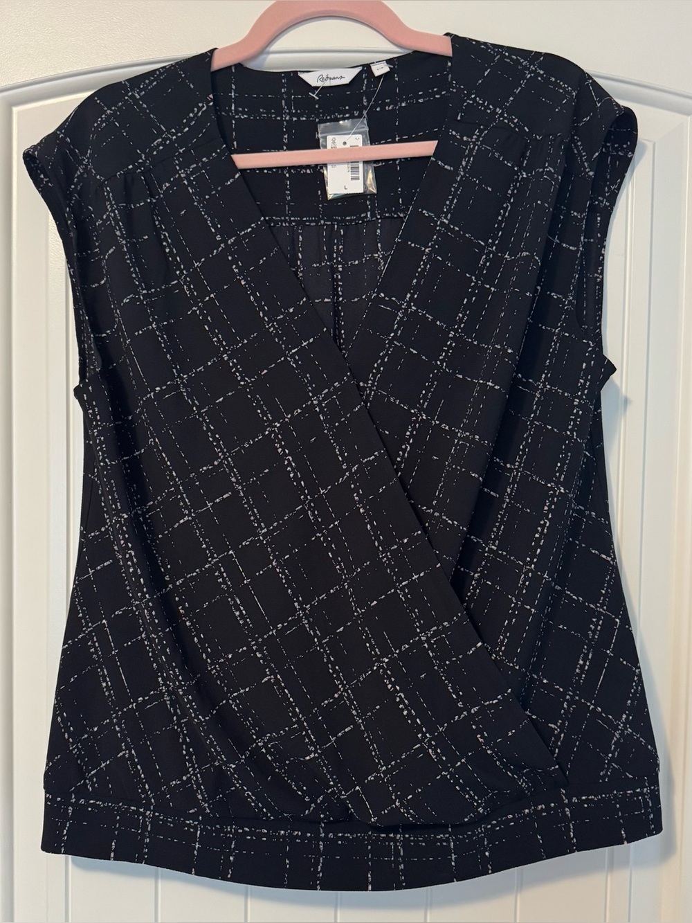 Reitman’s Black & White Sleeveless Top NWT